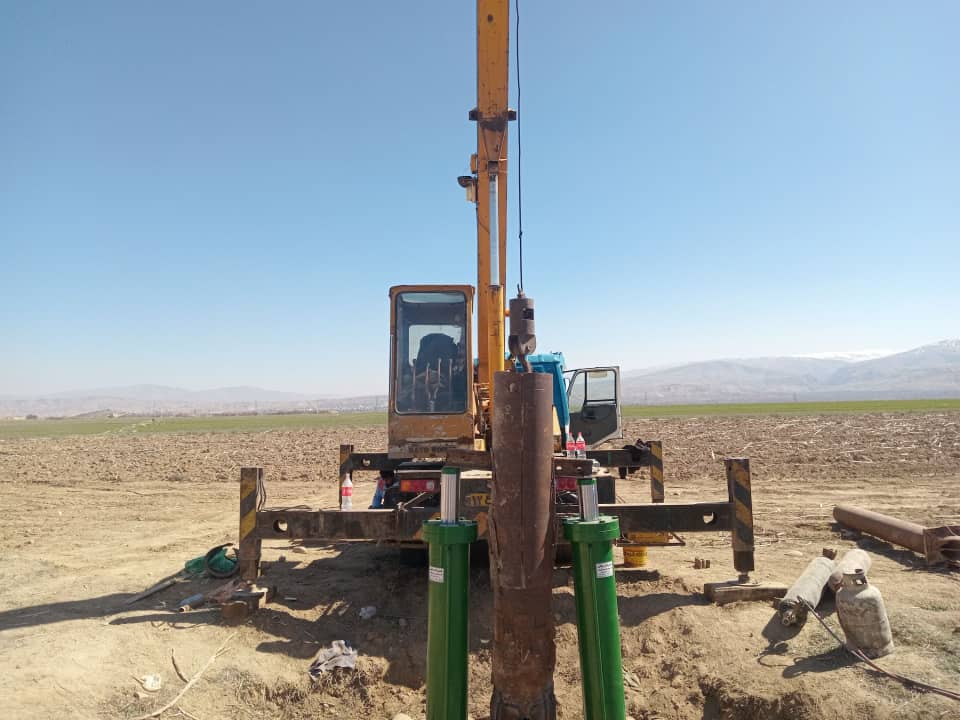 نصب و راه اندازی پمپ شناور و توربینی با دستگاه به مدیریت خداپناه در اسفراین